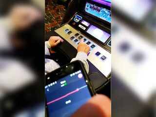 Put remote vibe in twat and went to casino- turned it up when that babe hit a jackpot