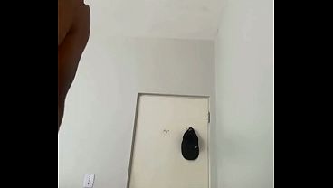 Anal del&iacute_cia com novinha amador caseiro