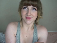 Hot amateur webcam teen masturbates for their fans