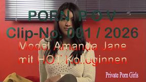 POV-Film 01 &ndash_ 4 versaute Studentinnen zeigen geilste Nahaufnahmen