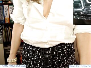 Teacher spilled water on shirt by accident and students can watch her nipp