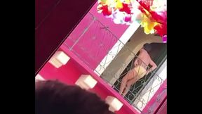 Caio Blat mostra a bunda no carnaval em Olinda.