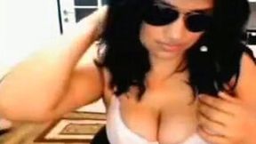 Webcam solo with a sexy Indian milf boasting of her big boobs