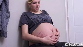 Pregnant Slut Gets Hard Contractions