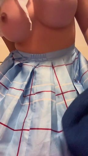 Hot Turkish Girl Melek Is Screaming as She Orgasms!