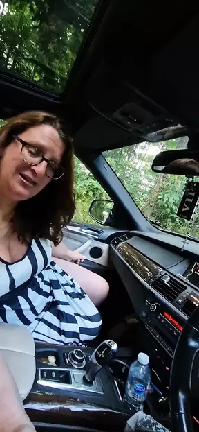 Hot amateur wife gets fucked in the car and swallows cum