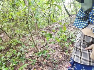Amateur Thai villagers have sex in the forest public 4K 18+