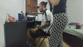 secretaria me chupa la polla y se deja grabar la cara