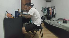 secretaria me chupa la polla y se deja grabar la cara