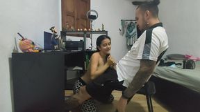 secretaria me chupa la polla y se deja grabar la cara