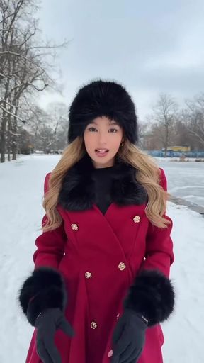 Hottie Filipina celebrity gets a group blow job