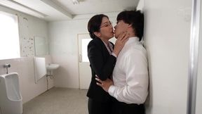 Ririko Kinoshita takes on a steamy session in this English-subtitled