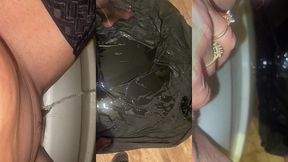 milfycalla - stepmom pisses all over bathroom