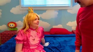 Princess Peach Gets A Huge Creampie From Mario - Mamma Mia! - Halloween Cosplay