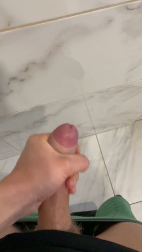 I jerk off and cum