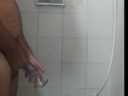 Mijando no copo
