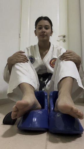 B4LLBUSTING FOOTWORSHIP ROLEPLAY + feet gear!🦶🏽💙