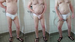 pissen und duschen nach spaziergang in der weissen unterhose