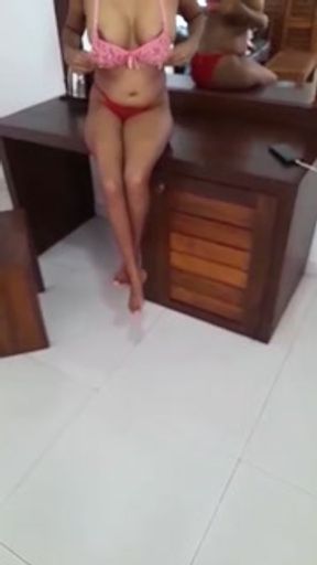 හස්බන්ගේ බොස් එක්ක රූම් ගිහින් හොඳට හුකාගත්තා.Sri Lankan desi tamil ebony latina japanese