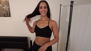192 - 1 Babe fucks for creampie