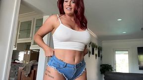 Milf tetona se coge al hijastro cuando estan solos en casa