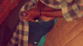 morador de rua fode cuzinho da safada em estrada movimentada