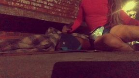 morador de rua fode cuzinho da safada em estrada movimentada