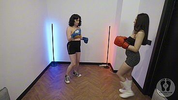 BOXING TRAINING ANA SPEARS VS EMMA SMILE FEMALE FIGHTING