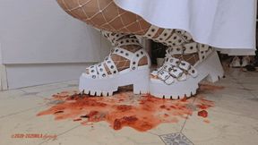 Mila in Sandals - Deep grooves