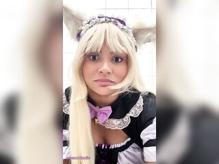 Public Latrine Farts at Cosplay Con - Gassy big beautiful woman in Cosplay