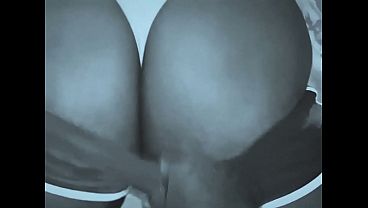 Evang&eacute_lica de bunda grande, chupando pica e dando o cu