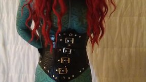 Redhead doll with latex vibrates