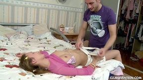 Tasty looking teen Ava gets her pussy rammed and enjoys messy facial