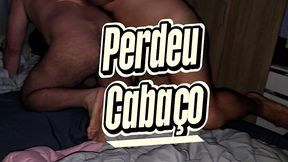 perdeu o cabaco com colega de quarto dotado.