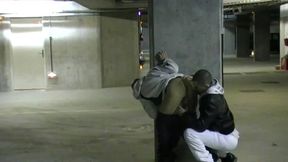 baise dans un parking par une racaille de citeabuse dans un parking public ...