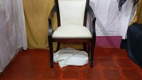 Big ass and huge crossed legs of this sexy and sensual woman (4)