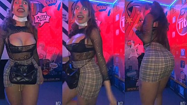 SIEMPRE ME GUSTA SALIR DE FIESTA PORQUE ME EXCITA GRABARME EN PUBLICO
