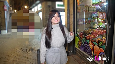 The queen of Madrid! Sofia Mayer's left her boyfriend and now she's looking for a life of sex!