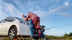 putaria na beira da estrada casal de namorados fudendo em cima do carro