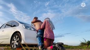 putaria na beira da estrada casal de namorados fudendo em cima do carro