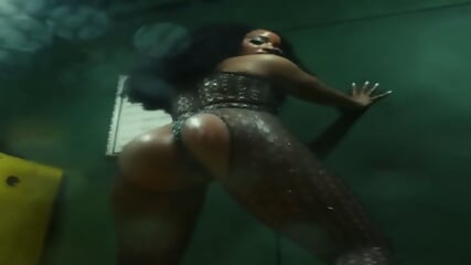 THICK EBONY SINGER 8