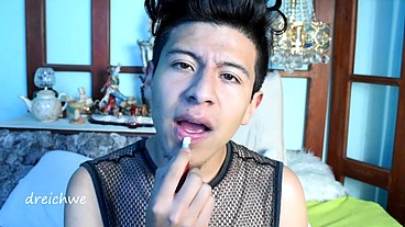 Flowers smell lips