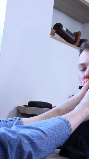Girlfriend's Smelly Foot Worship
