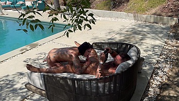 BEHIND THE SCENE MASSAGE FUCK WITH CHERRY DEVIVRE