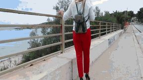 Walk by the sea with a cigarette AVI(1280x720)FHD