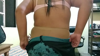 Divirti&eacute_ndome a solas en casa pt1 transexual mexicana