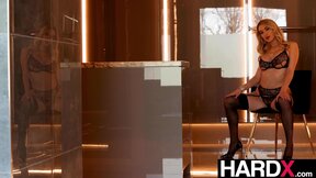Bombshell Natalia Starr Goes Wild on Thick Cock
