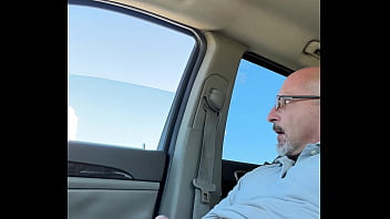 Bigcockdaddy2531 - jacking off and I cum in a parking lot