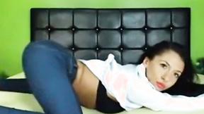 Adorable Arab Webcam Chick Masturbates