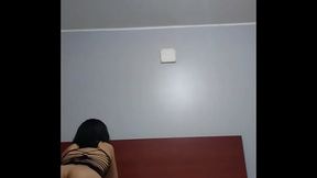 gritando mientras le taladro el culo y pide mas